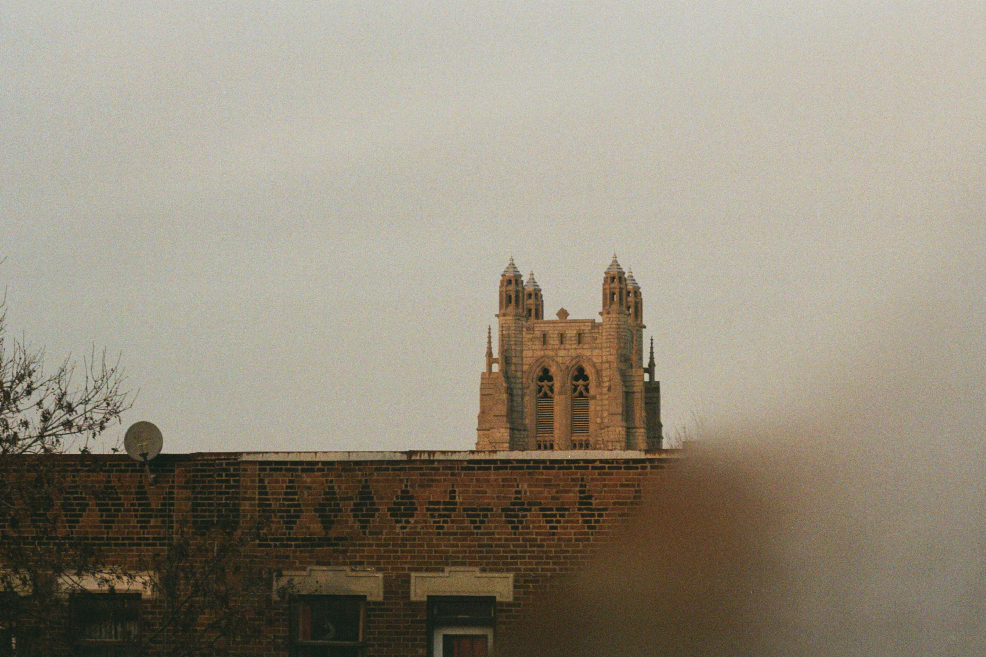 Clocher d'église sur le boulevard Crémazie à Montréal